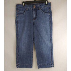 Bandolinoblu Women's Distressed Double Button Low Rise Capri Jeans Size 30x23